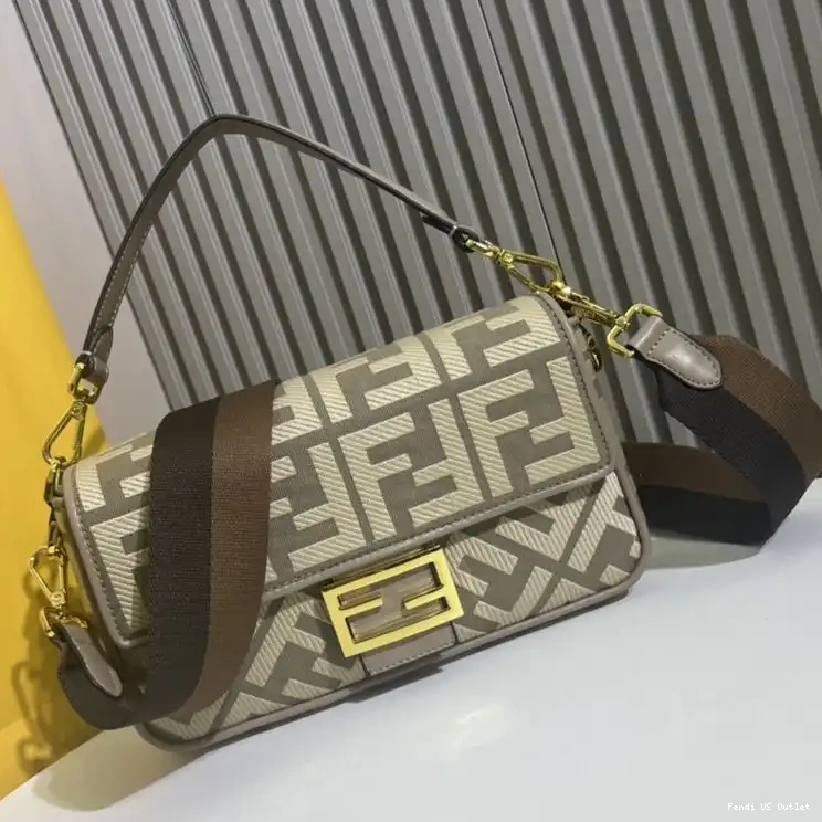 Vintage HOT Bag Fendi Grey FF Medium Baguette In Canvas Motif 0613